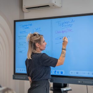 Appliquer les techniques de prothésie ongulaire RS7014